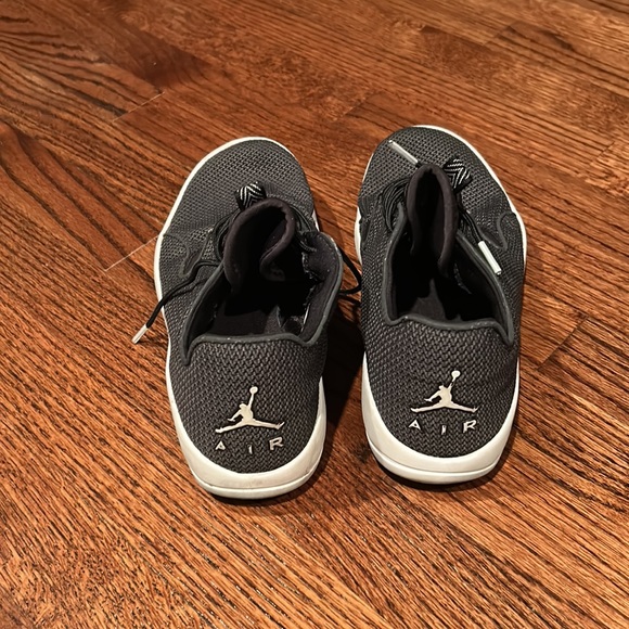 Jordan eclipses - Picture 2 of 3